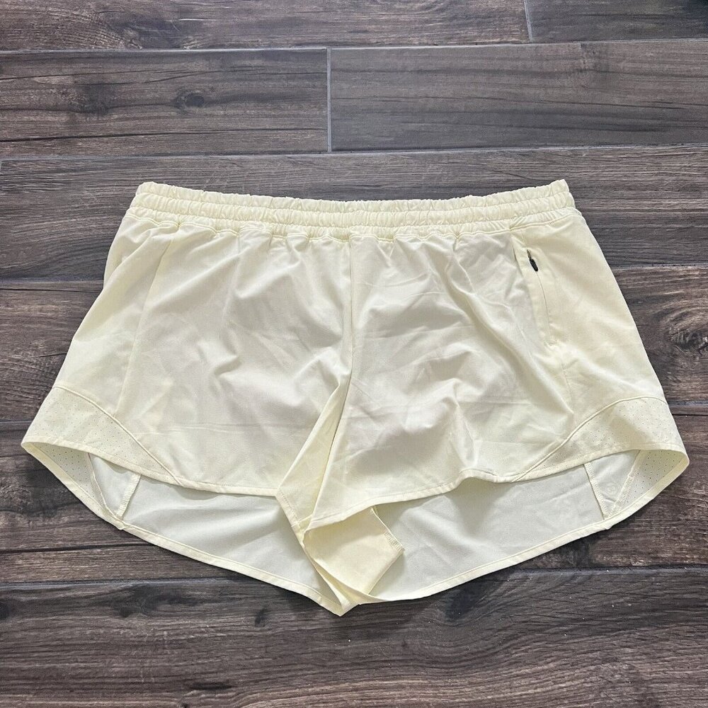 Calia Run Collection Mid Rise Infinity Short 3” inseam  Yellow Size XL